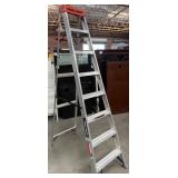 503 - BLACK & DECKER LADDER