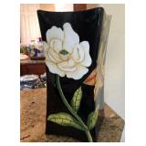 S2 - PACIFIC RIM PORCELAIN VASE (L141)
