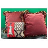 11 - LOT OF THREE ACCENT PILLOWS (B91)