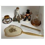11 - MIXED LOT OF COLLECTIBLES (B39)