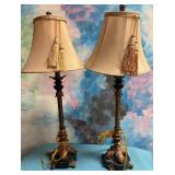 11 - PAIR OF MATCHING VINTAGE TABLE LAMPS (M54)