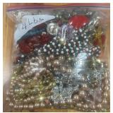4 POUND OF MIXED COSTUME JEWELRY