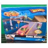 11 - HOT WHEELS RADICAL ROADWAY (B109)
