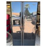 20 - FRIGIDAIRE SIDE-BY-SIDE REFRIGERATOR/FREEZER