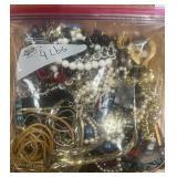 4 POUND OF MIXED COSTUME JEWELRY