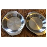 S1 - TWO VINTAGE SERVING BOWLS (K167)