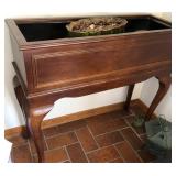 S1 - WOODEN PLANTER (L176)