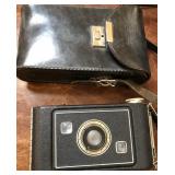 S1 - VINTAGE CAMERA & CASE (L186)