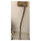 J1 - VINTAGE CARVED WOOD WALKING STICK (L18)