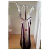 J1 - VINTAGE ART GLASS VASE (G33)
