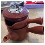 J1 - VINTAGE TEAPOT & TABLE LIGHTER (L56)