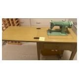 J1 - VINTAGE SINGER SEWING STATION