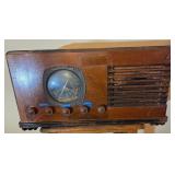 M - VINTAGE WESTERN AIR PATROL RADIO (E13)