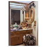 M - MIXED LOT BATHROOM/HOME DECOR ITEMS (R13)