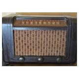 M - STEWART WARNER VINTAGE RADIO (E22)