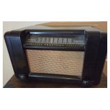 M - VINTAGE TRUETONE RADIO (E18)