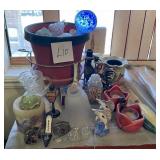 M - MIXED LOT OF COLLECTIBLES (L10)