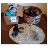 M - MIXED LOT COSTUME JEWELRY, LACE, BEADS (116)