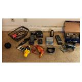 M - MIXED LOT OF COLLECTIBLES (R25)