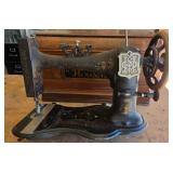 M - ANTIQUE HOUSEHOLD SEWING MACHINE (G211)