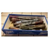 M - LOT OF VINTAGE HAND TOOLS (K27)
