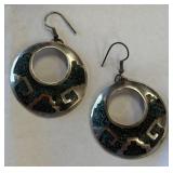 443 - PAIR OF SILVER EARRINGS (d24)