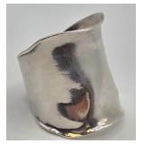 N1 - STERLING SILVER RING SIZE 8 (J69)