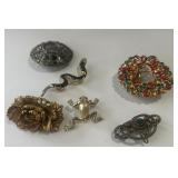 LOT OF VINTAGE BROOCHES