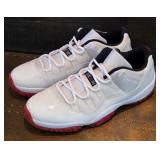 R - AIR JORDAN 11 RETRO SHOES NEW SIZE 12 (L18)