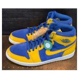 R - NEW NIKE SHOES SIZE 11.5 (L27)