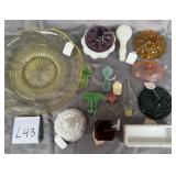 U - MIXED LOT VINTAGE GLASS COLLECTIBLES (L43)