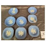 U - EIGHT CAMEO WARE PLATES (L82)