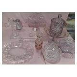 U - MIXED VINTAGE GLASS COLLECTIBLES (P452)