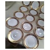 U - ROYAL CROWN DERBY CHARDONNAY PLATES (A220)