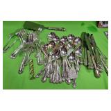 U - MIXED LOT OF VINTAGE S/P FLATWARE (P549)