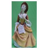 U - ROYAL DOULTON SANDRA FIGURINE (A127)