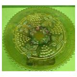 U - VINTAGE GREEN CARNIVAL GLASS BOWL (P57)