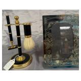 U - ANTIQUE SHAVING SET, PHOTO FRAME (L45)