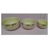 U - VINTAGE HALL CHINA CROCUS PATTERN BOWLS (P301)
