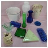 U - MIXED LOT OF VINTAGE COLLECTIBLES (P462)
