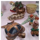 U - MIXED LOT OF COLLECTIBLES (P504)
