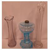 U - VINTAGE GLASS BUD VASES & OIL LAMP BASE (P431)