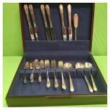 U - 1847 ROGERS BROS FLATWARE WITH CHEST (P26)