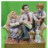 U - GRENADIER PORCELAIN FIGURINE (P214)