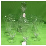 U - VINTAGE GLASS DECANTER & GLASSES (A28)