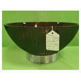 U - DECORATIVE BOWL W/ SILVER-TONE BASE (P102)