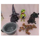 U - FROG & CATS STATUETTES, GRANITEWARE POT (P456)