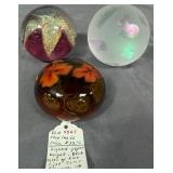 U - THREE VINTAGE ART GLASS PAPERWEIGHTS (L31)