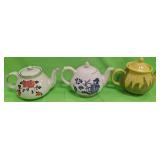 U - THREE VINTAGE COLLECTIBLE TEAPOTS (P433)