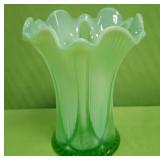 U - VINTAGE GREEN OPALESCENT ART GLASS VASE (P51)